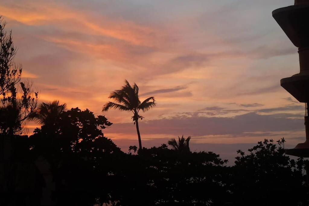 Cozy Private Ac Studio By The Sea Bandstand Bandra W Mumbai Nr Taj Lands End Appartement Buitenkant foto
