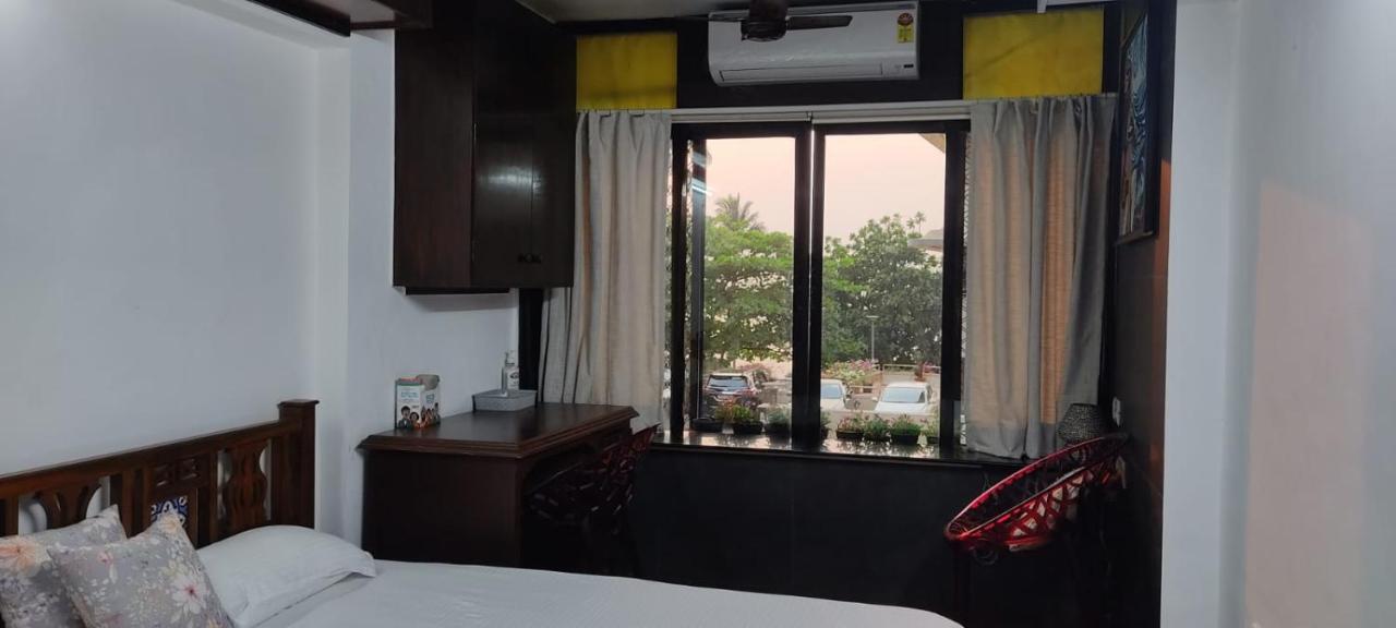 Cozy Private Ac Studio By The Sea Bandstand Bandra W Mumbai Nr Taj Lands End Appartement Buitenkant foto