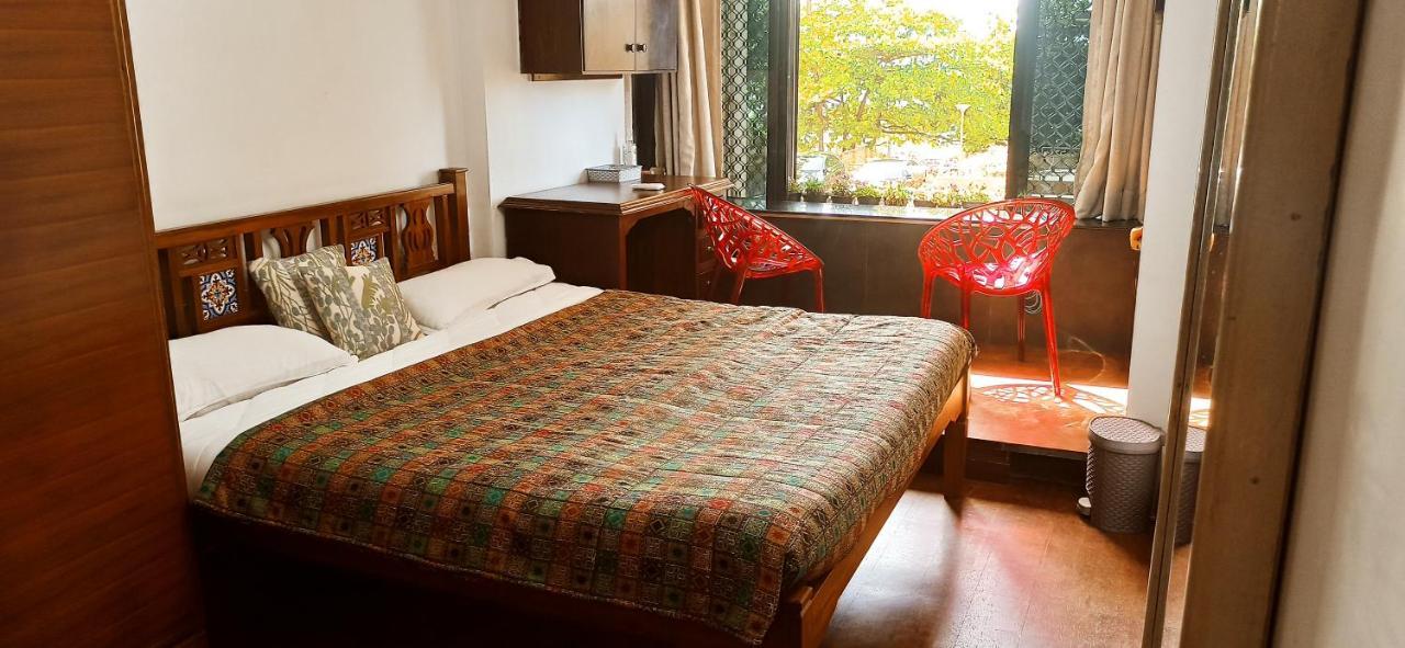 Cozy Private Ac Studio By The Sea Bandstand Bandra W Mumbai Nr Taj Lands End Appartement Buitenkant foto