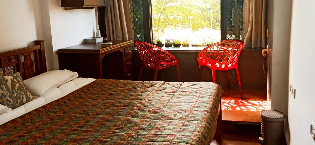 Cozy Private Ac Studio By The Sea Bandstand Bandra W Mumbai Nr Taj Lands End Appartement Buitenkant foto